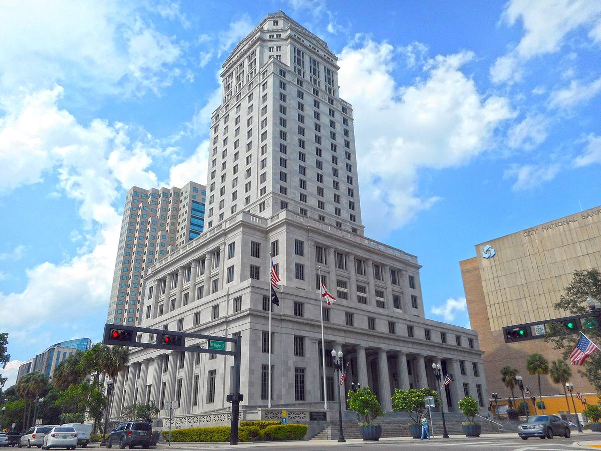 Florida courthouse — real estate law